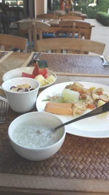 韶关柏丁酒店有没有早餐？住过的朋友来说说!