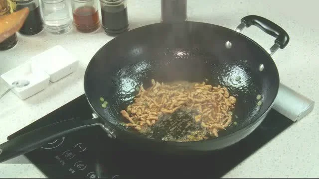 家常油焖菠菜的做法介绍(家常油焖菠菜简单)