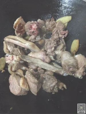 魔芋焖鸭的做法步骤3