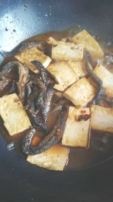泥鳅炖豆腐的做法步骤9