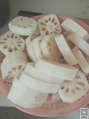 莲藕炖排骨的做法步骤3