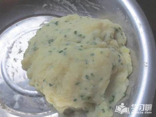 葱香土豆饼的做法步骤7