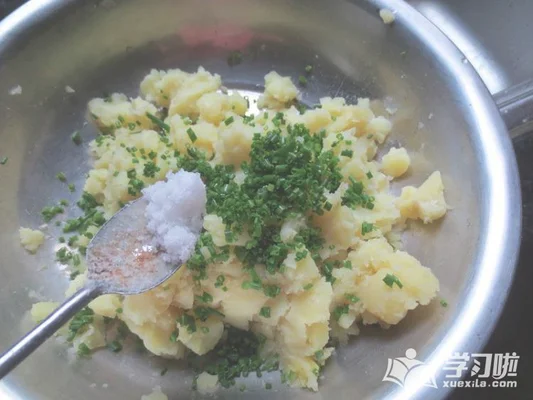 葱香土豆饼的做法步骤6