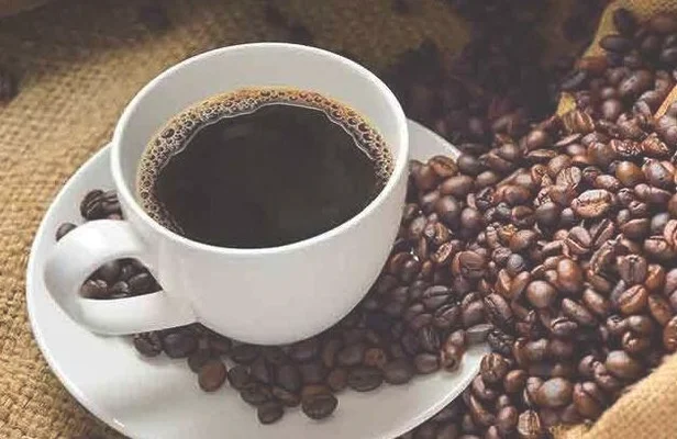 减肥每天喝咖啡的最佳时间是什么时间(一天中喝咖啡的最佳时间是……)