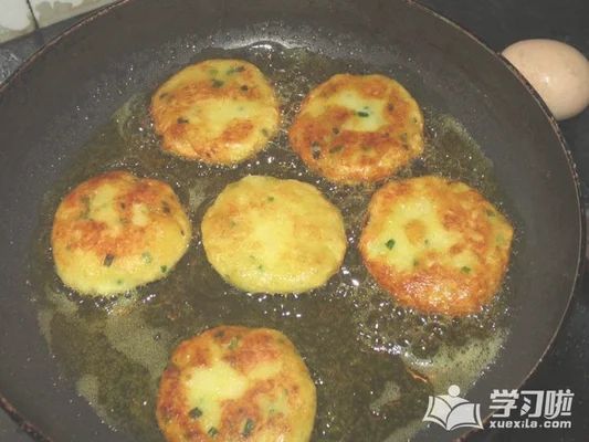 葱香土豆饼的做法步骤10