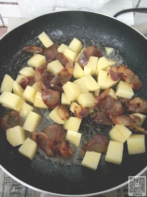土豆香肠焖饭的做法步骤5