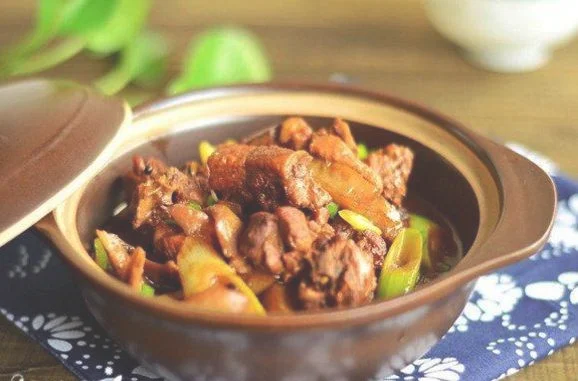 魔芋焖鸭怎么做最有营养(鸭肉焖魔芋怎么