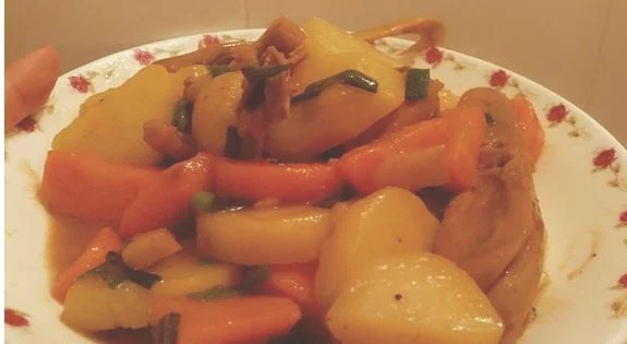 胡萝卜焖鸭的制作过程图解(胡萝卜焖鸭肉的做法窍门)