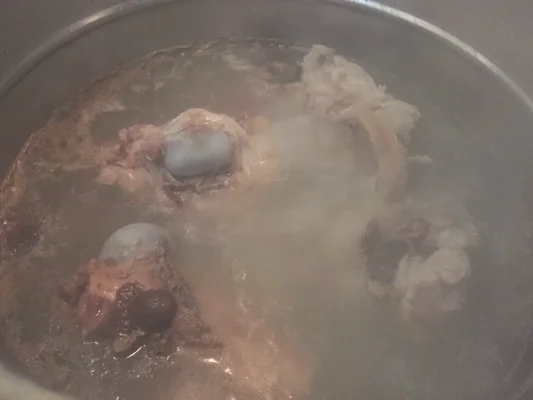 清炖大骨头汤的做法步骤5
