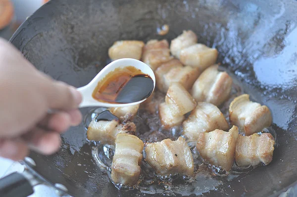 卤牛肉的做法步骤11