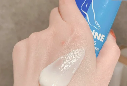 阿奎俪纳足霜好用吗(阿如纳)