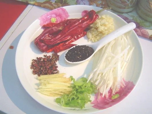 红油酸菜鱼的做法步骤4