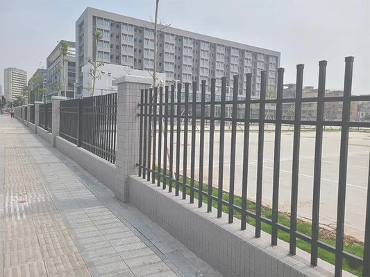 锌钢护栏厂家价格,锌钢阳台护栏多少钱一米？