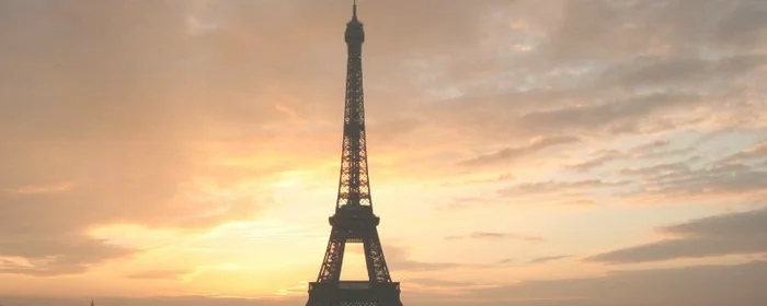 埃菲尔铁塔在哪里,巴黎埃菲尔铁塔在哪里