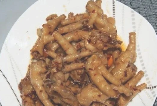 香辣卤鸡爪的简单制作方法(卤味香辣鸡爪的做法)