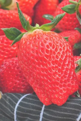 三十三颗草莓代表什么？三十三个白兰地又是什么意思？