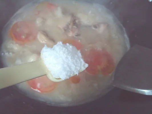 番茄鱼头汤的做法步骤7