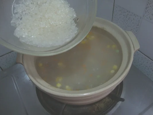 薏仁玉米排骨粥的做法步骤9