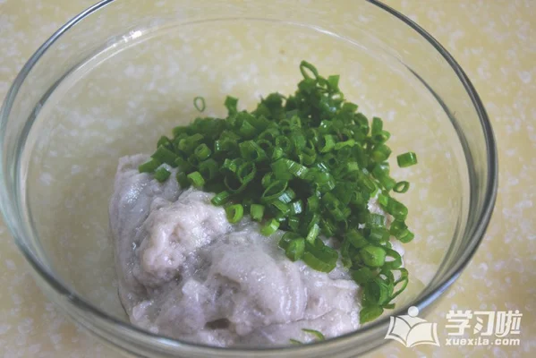 香煎鲅鱼饼的做法步骤2