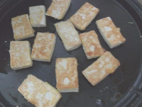 油煎豆腐的做法步骤3