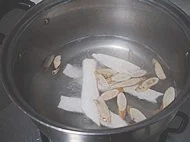 淮山北芪煲鱼头汤的做法步骤6