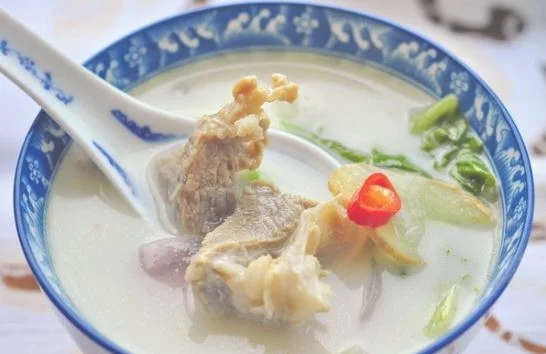 牛肉汤的做法详细步骤(牛肉汤的做法 最正宗的做法)