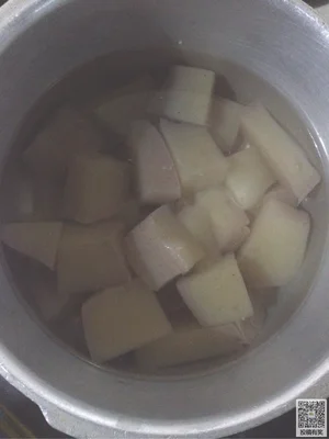 魔芋焖鸭的做法步骤2