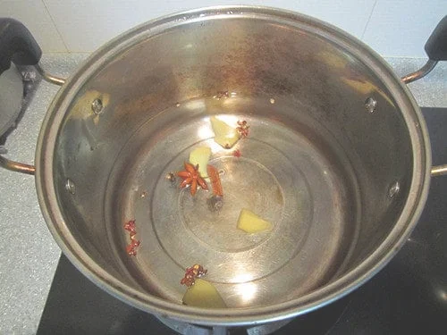 香糟卤凤爪的做法步骤2