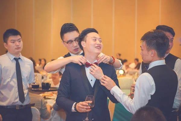 订婚敬酒男方该说什么