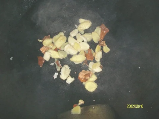 干锅笋干焖鸭的做法步骤2