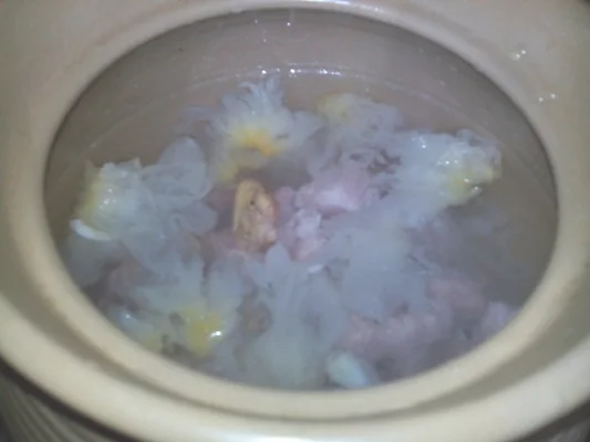 银耳骨头汤的做法步骤6