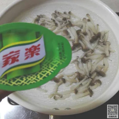 蟹味菇牛肉汤的做法步骤6