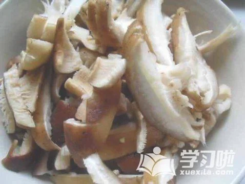 香菇木耳肉打卤面的做法步骤3