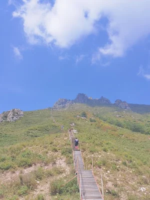 揭秘东灵山在哪里,东灵山旅游攻略东灵山在哪？东灵山旅游攻略