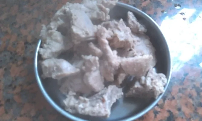 粟米大薯骨头汤的做法步骤2