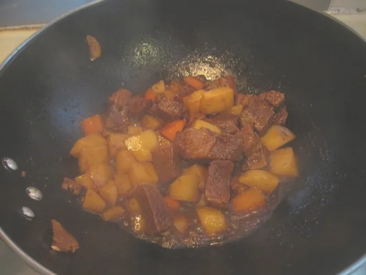 土豆炖牛肉的做法步骤16