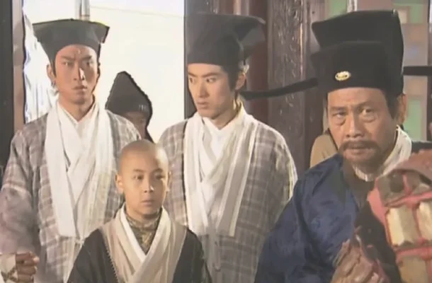 康伯扮演者去世(最后露面瘦骨嶙峋)