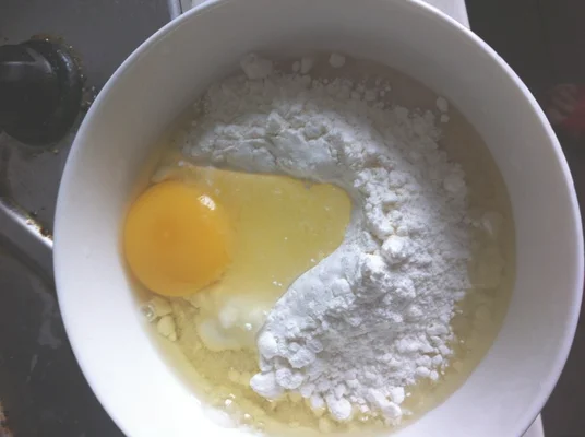 玉米渣鸡蛋饼的做法步骤3