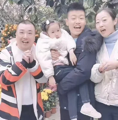 康伯扮演者去世(最后露面瘦骨嶙峋)