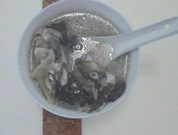 天麻鱼头汤怎么炖最有营养(天麻炖鱼头汤的做法和功效窍门)