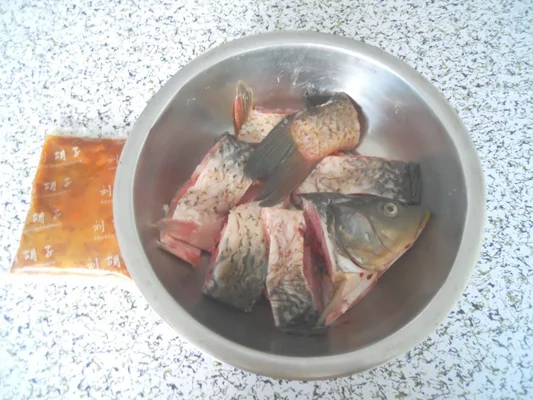 酸汤鱼锅的做法步骤2