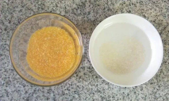 荸荠玉米粥的做法步骤2