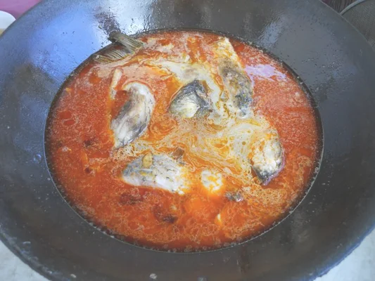 酸汤鱼锅的做法步骤7