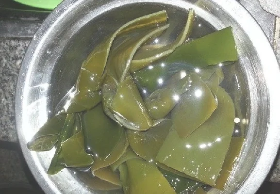 大骨头海带汤的做法步骤3