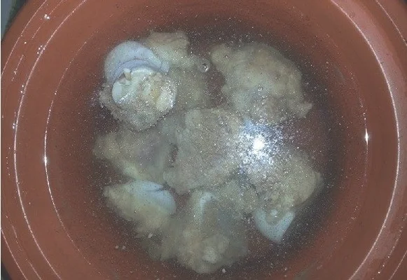 大骨头海带汤的做法步骤5