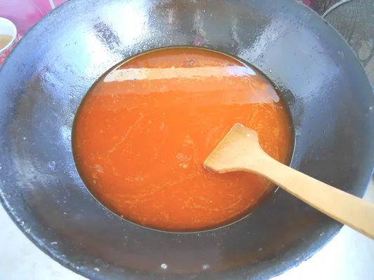 酸汤鱼锅的做法步骤6