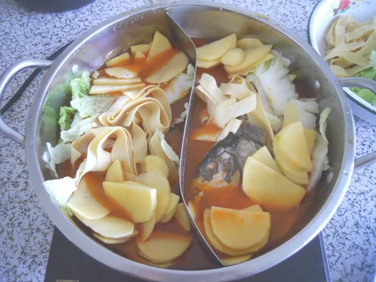 酸汤鱼锅的做法步骤10