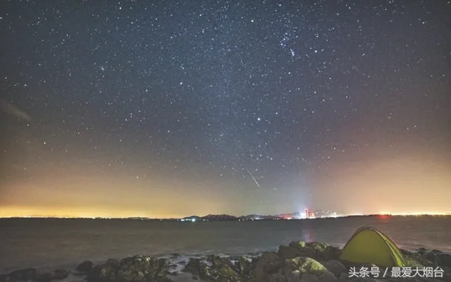 流星雨一颗颗划过星空的绝美瞬间(摄影师富士山拍到绝美流星)