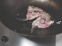鸡毛菜滚鱼头汤的做法步骤5