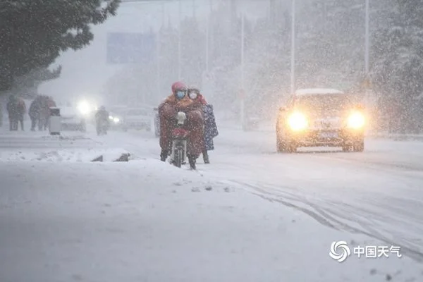 为啥最近南方老下雪(下一场雪又约上了！为啥最近南方老下雪)